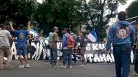 VIDEO dan FOTO-FOTO: Aksi Ratusan Bobotoh Geruduk Graha Persib